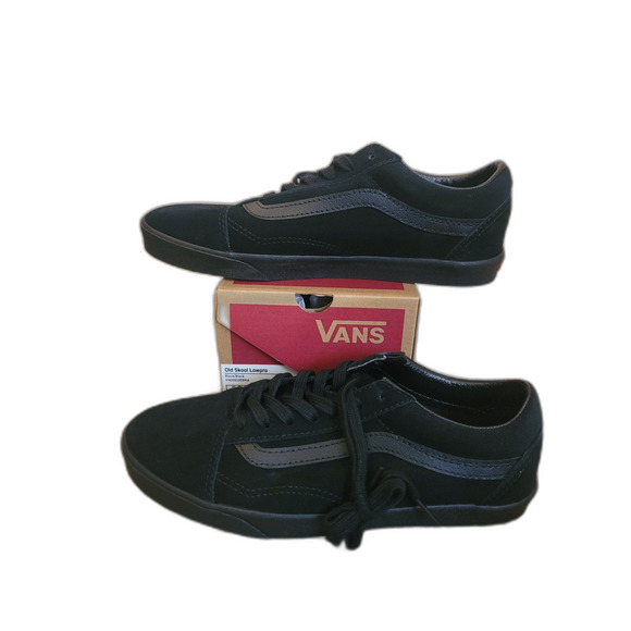 Athletic_Shoes